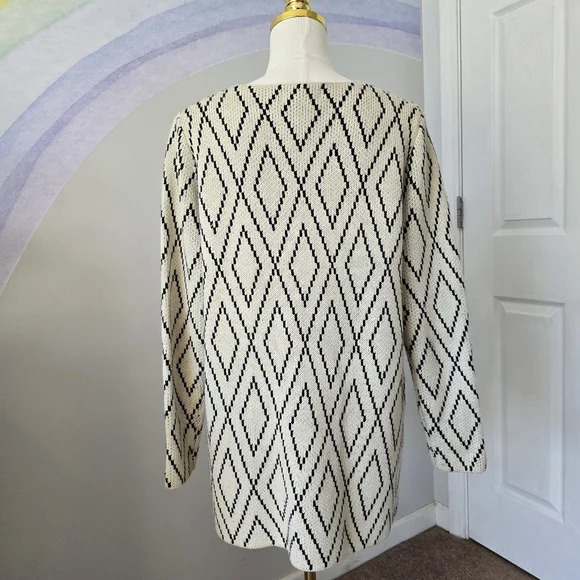Oliver by Escio Anthropologie | Small | Creme & Black Diamond Cardigan - Picture 4 of 8